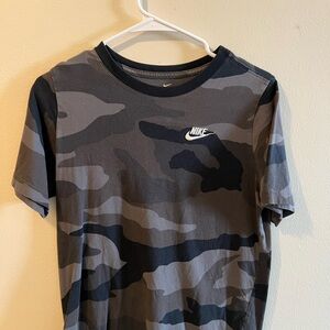 Nike Black and Gray Camouflage Short Sleeve Tee